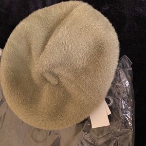 NWT Green lovely Beret